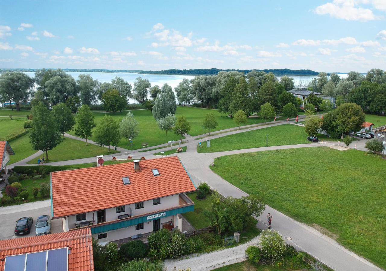 ברנאו אם כימסי Ferienwohnungen Haus Am See מראה חיצוני תמונה